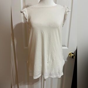 💙Banana Republic White sleeveless blouse with ruffles